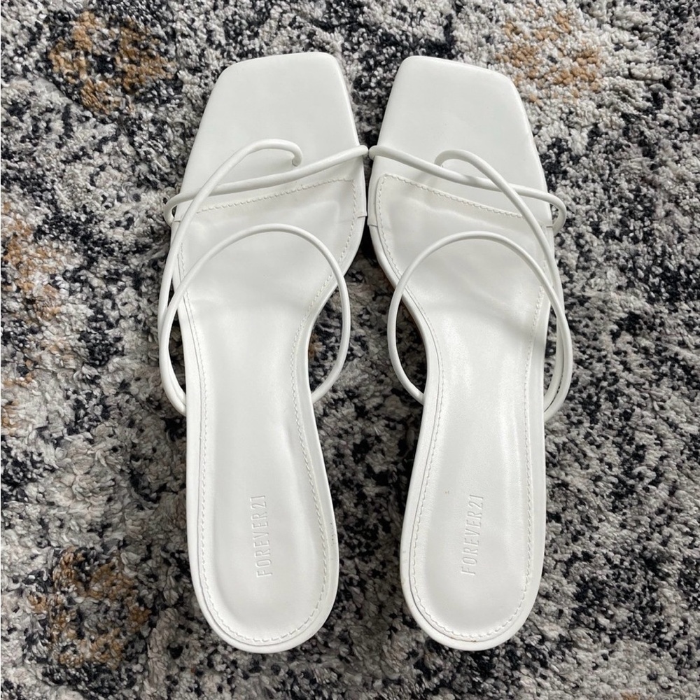 Forever 21 Summer White short heels women’s size 10